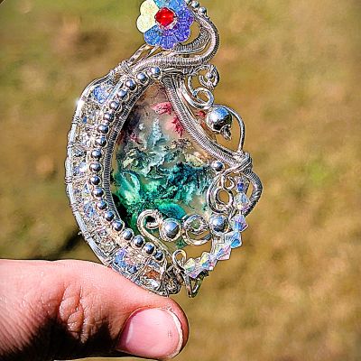 Dyed Moss Agate Pendant with Preciosa Crystals and Beads